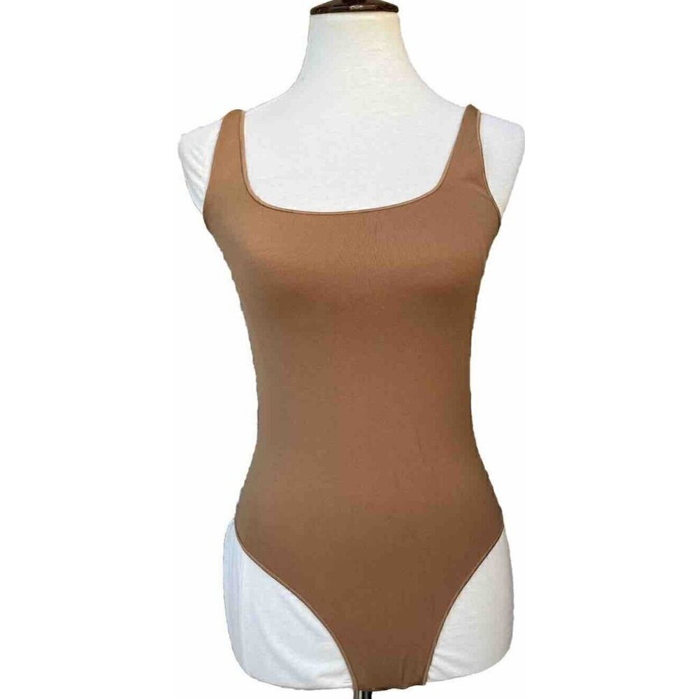 SKIMS Essential Sleeveless Scoop Neck Stretchy Brief Bodysuit Size S/M Brown